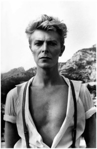 El carisma de David Bowie por Helmunt Newton en 1982 